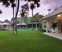 Вилла The Cotton House, Бассейн и сад